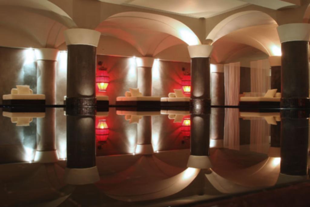 레 자르댕 드 라 쿠투비아 마라케시 외부 사진 The interior of the spa